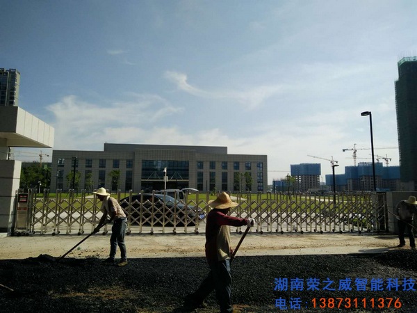 長(zhǎng)沙電動(dòng)伸縮門(mén)
