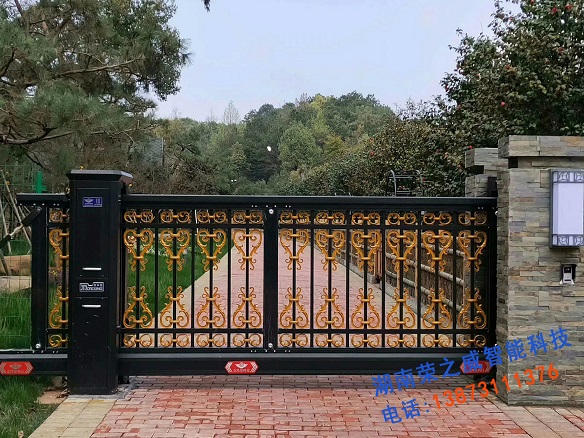 湘潭盤龍生態(tài)農(nóng)業(yè)展示有限公司（智能懸臂門+平開門）