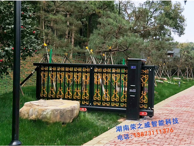 湘潭盤龍生態(tài)農(nóng)業(yè)展示有限公司(智能懸臂門+平開門) 湘潭盤龍生態(tài)農(nóng)業(yè)展示有限公司(智能懸臂門+平開門)